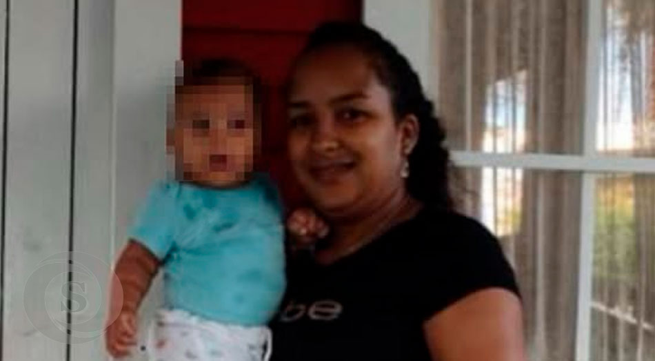 Ana Iris Ventura y su hijo de ocho meses