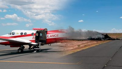 Durante el aterrizaje de un avión ambulancia