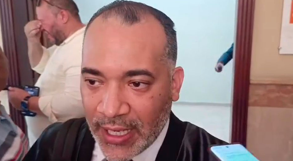 El abogado José Martínez, habla