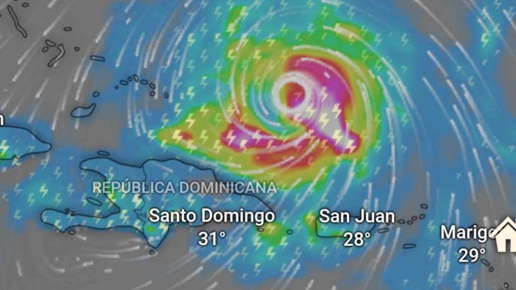 Erín ya se encuentra a unos 280 kilómetros al noreste de Punta Cana