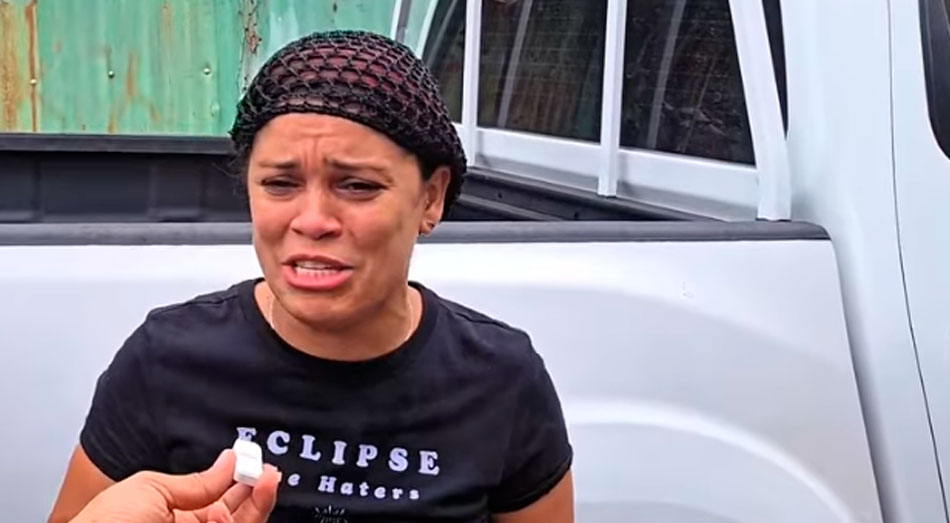 Habla la madre entre lágrimas