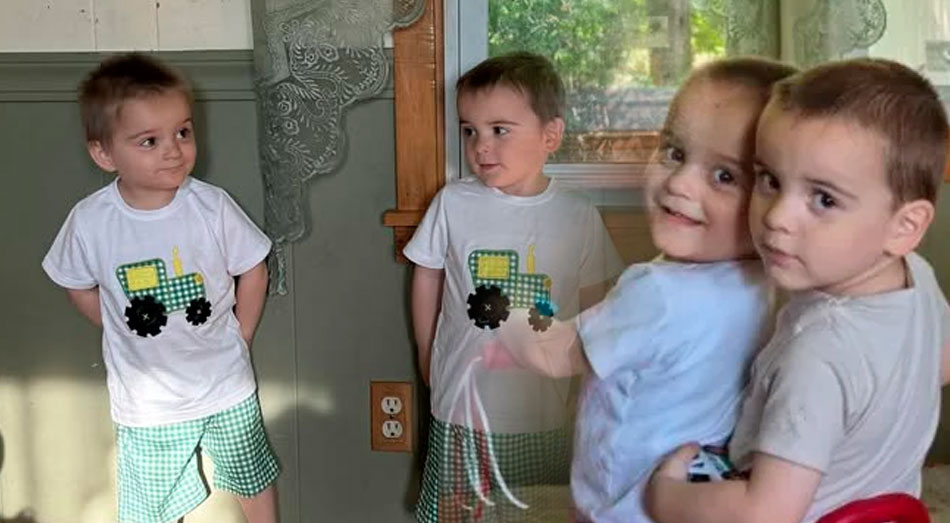 La madre estaba paseando a sus hijos de dos años, Bradley y Noah