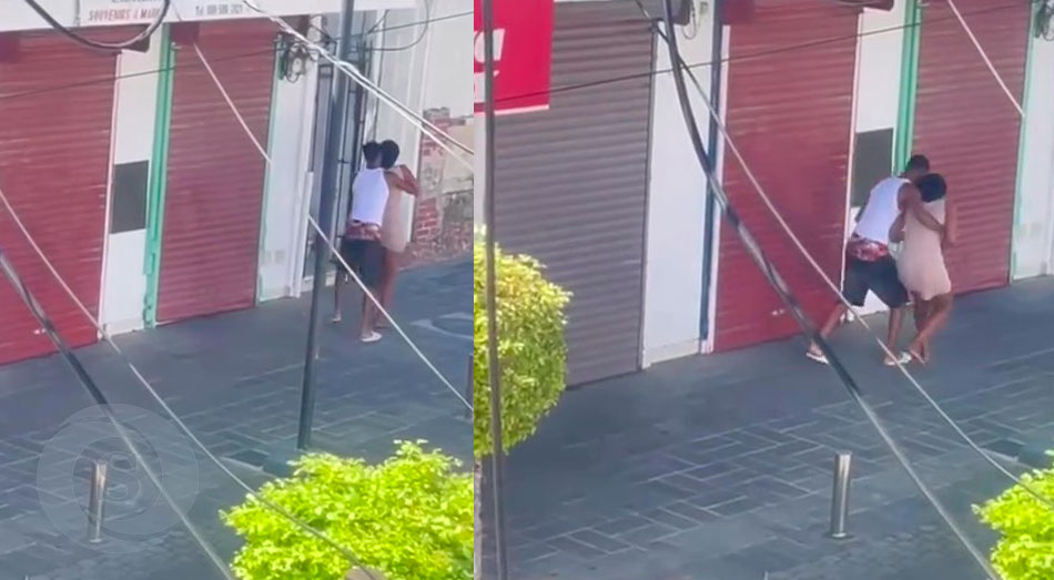 Obligando a una mujer a caminar con él