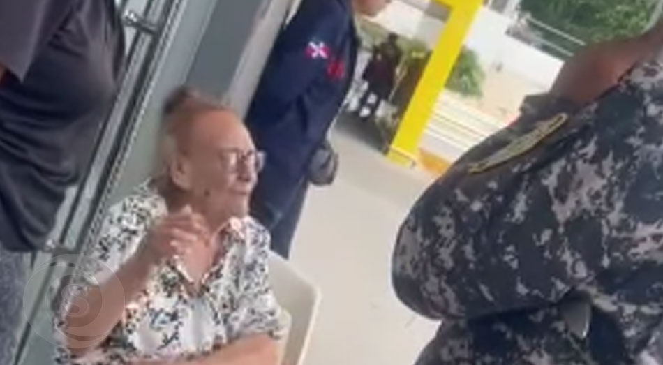 Por parte de su hija