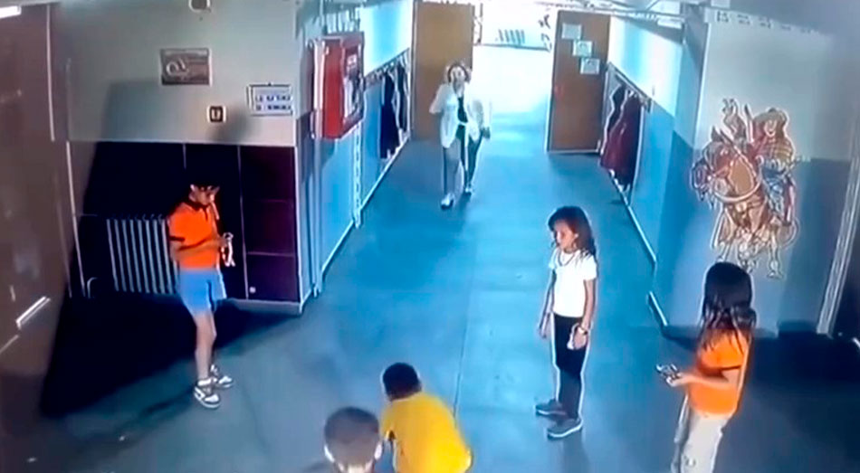 Un estudiante de cuarto grado