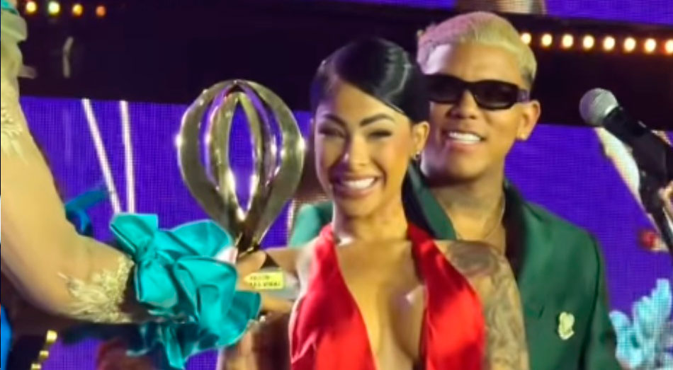 Yailin da la sorpresa en los Premios Heat!
